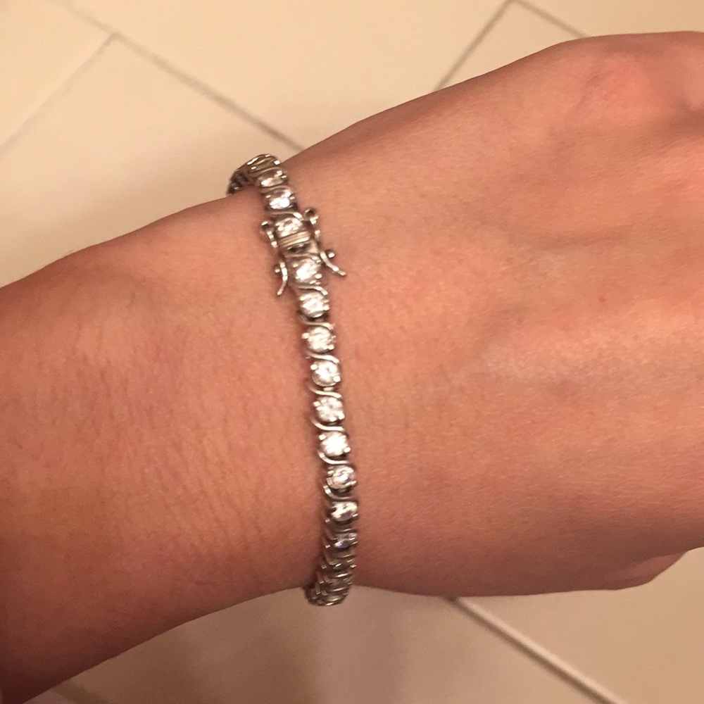 Flexible cubic zirconia rope bracelet